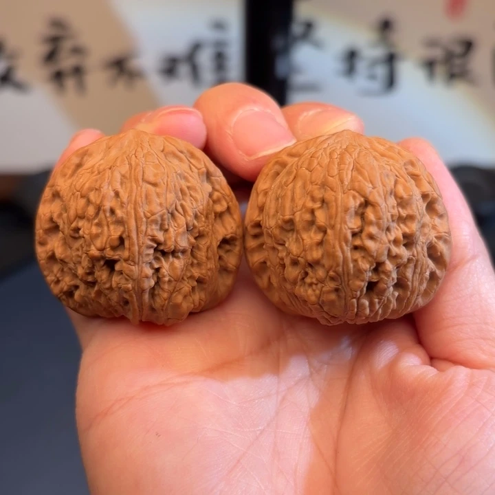 核桃38绣球文玩核桃