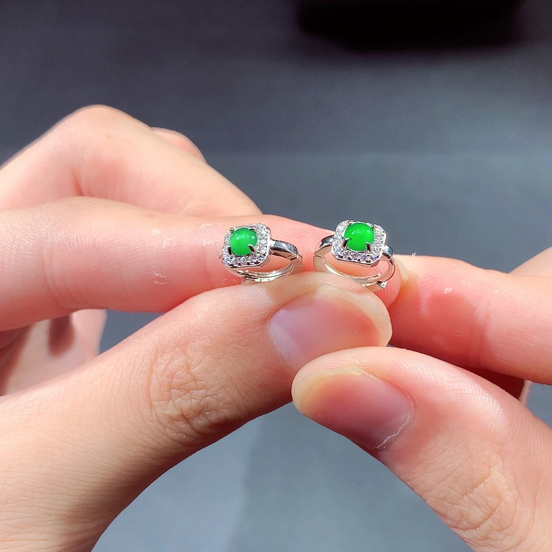 翡翠戒指未镶嵌翡翠