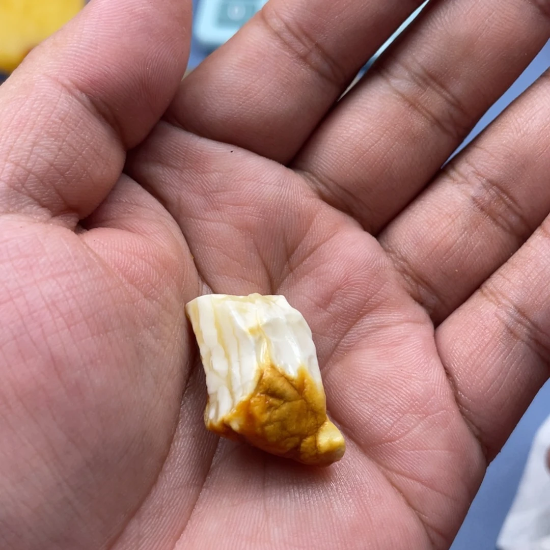 木***李定制琥珀未镶嵌蜜蜡定制