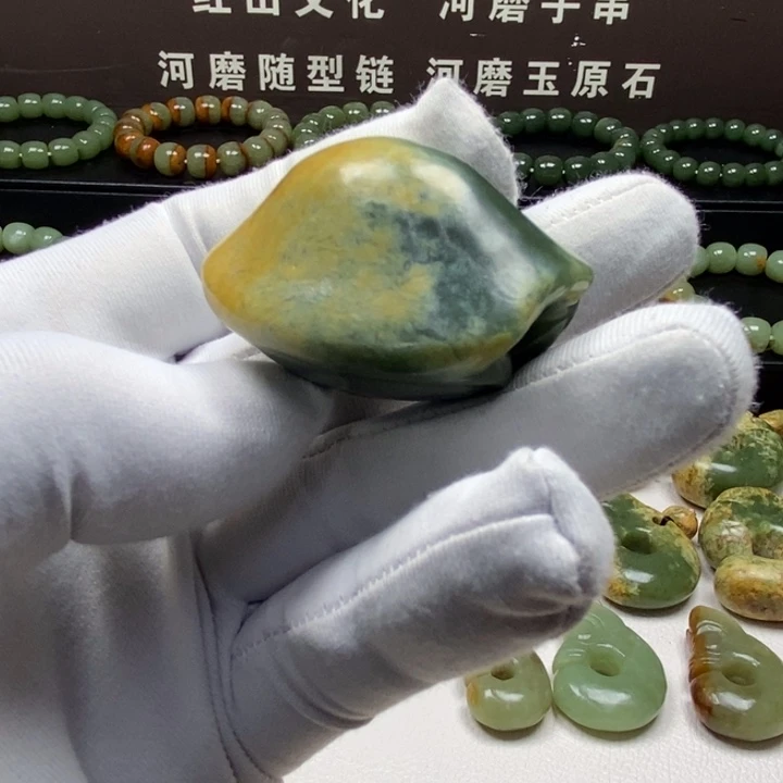 岫岩河磨玉（透闪石质玉）未镶嵌把件