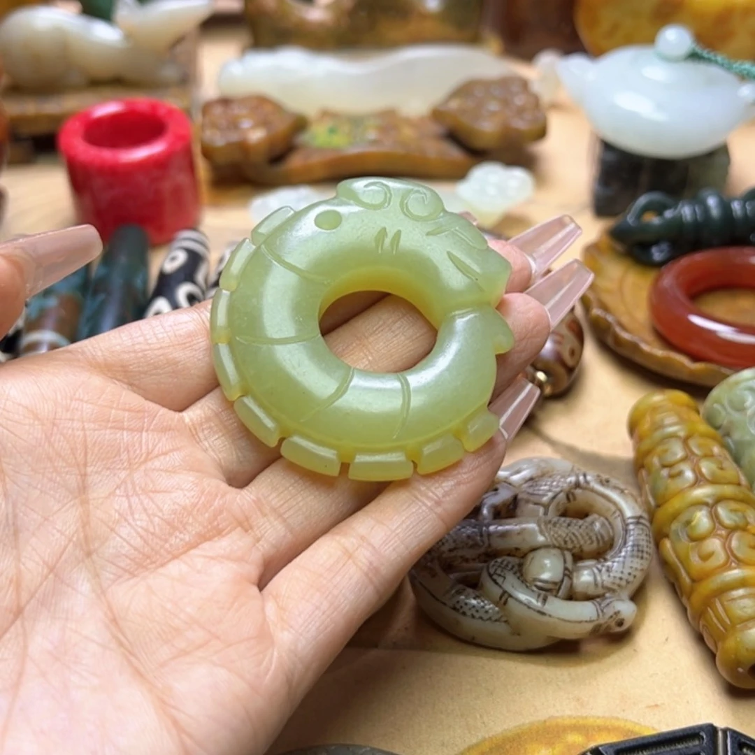 【闪购商品】蛇纹石玉颈饰未镶嵌