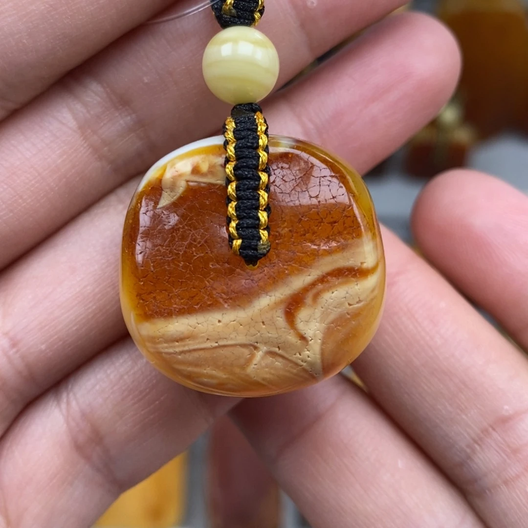 未镶嵌琥珀珠宝奇石