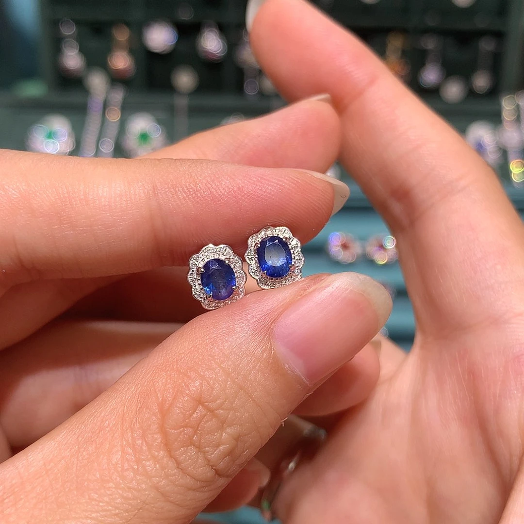 蓝宝石耳饰铂Pt850镶嵌