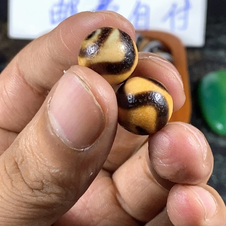 只买单纯的吊坠，没带链子，属的性质。