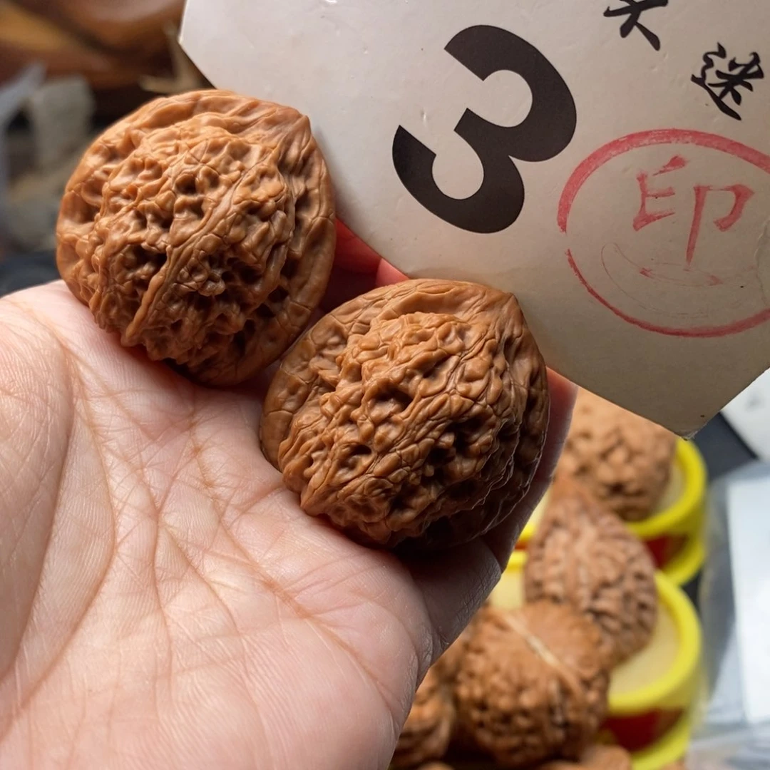 把件文玩核桃情人谷鸡心