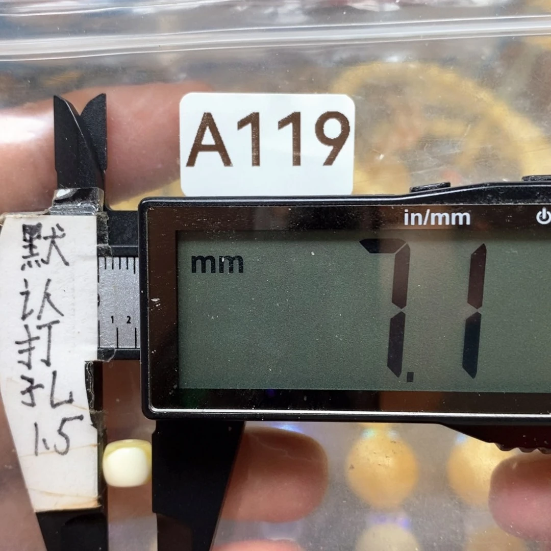 未镶嵌蜜蜡裸石金瓷白搭配6以下百香108