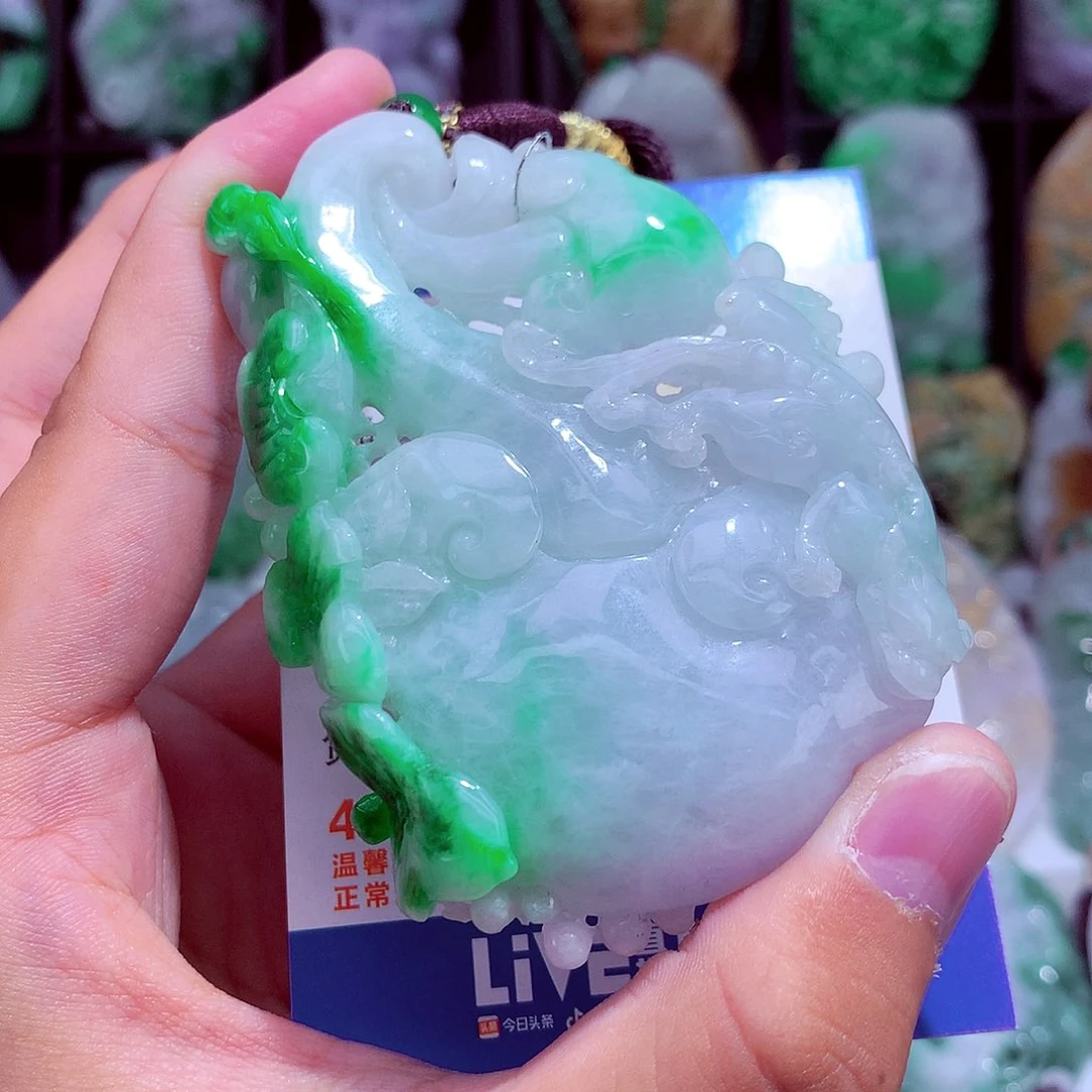 颈饰未镶嵌翡翠天然