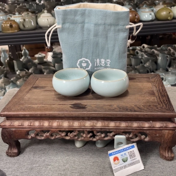 摆件天青釉圆禅定杯一对