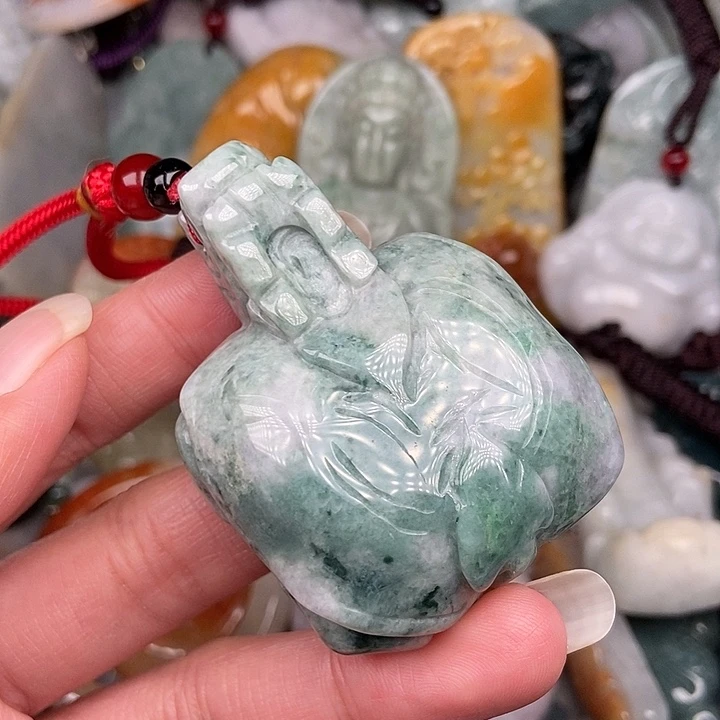 颈饰未镶嵌翡翠翡翠