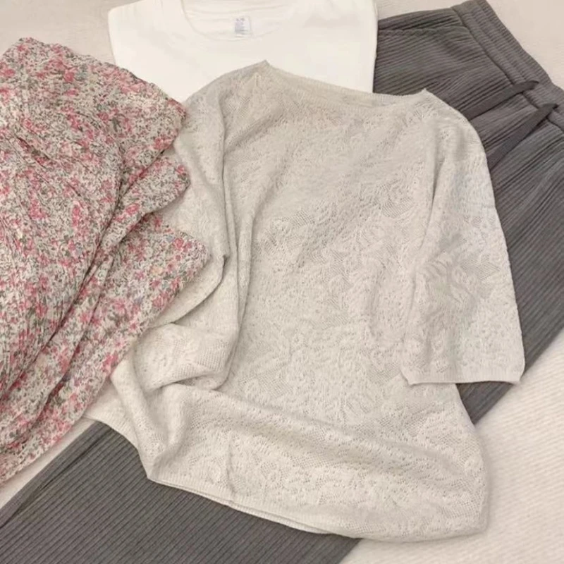 阿雨家巨好看！ 杏仁米浮雕蕾丝半袖