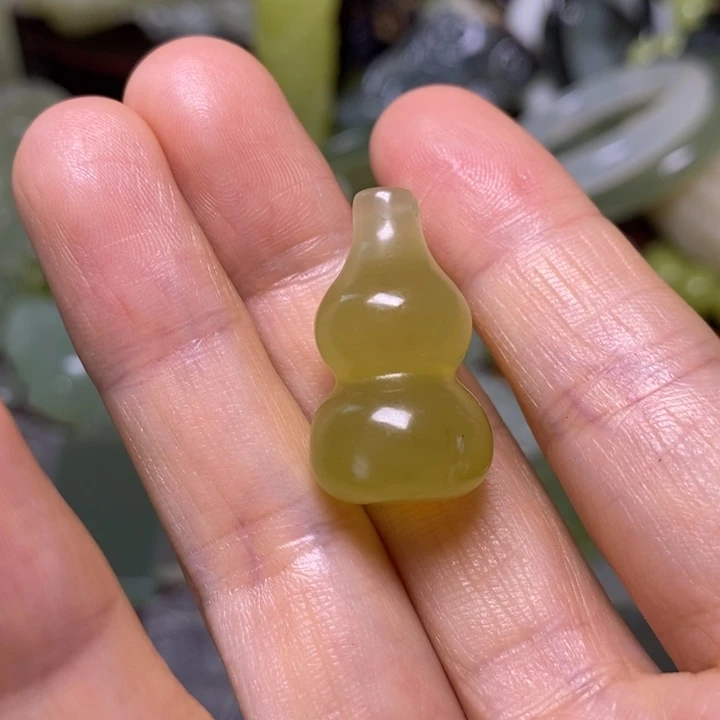 岫玉未镶嵌岫玉挂件