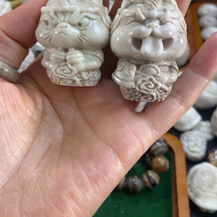 小***士配饰鹿角雕刻一对出