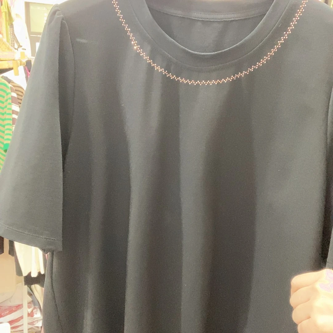 肥肥伊人精品上衣