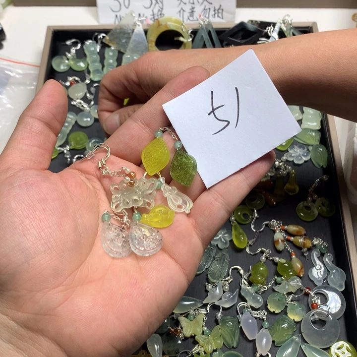 请***声蛇纹石玉合金耳钉