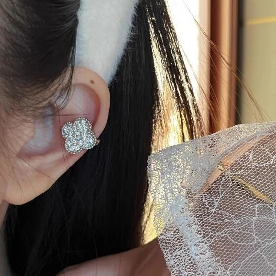 合金耳饰 轻奢感四叶草耳夹无耳洞女锆石微镶设计师款耳骨夹