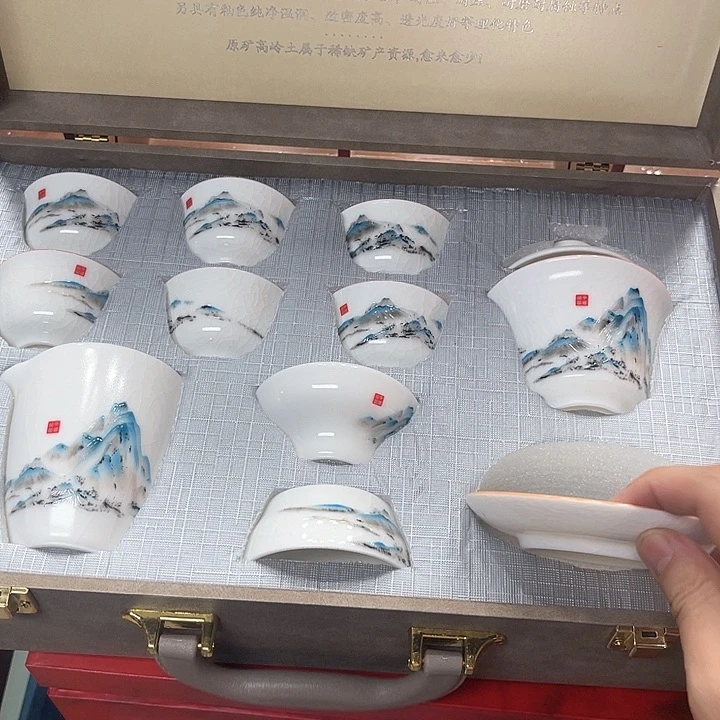 孤品茶具套装等。