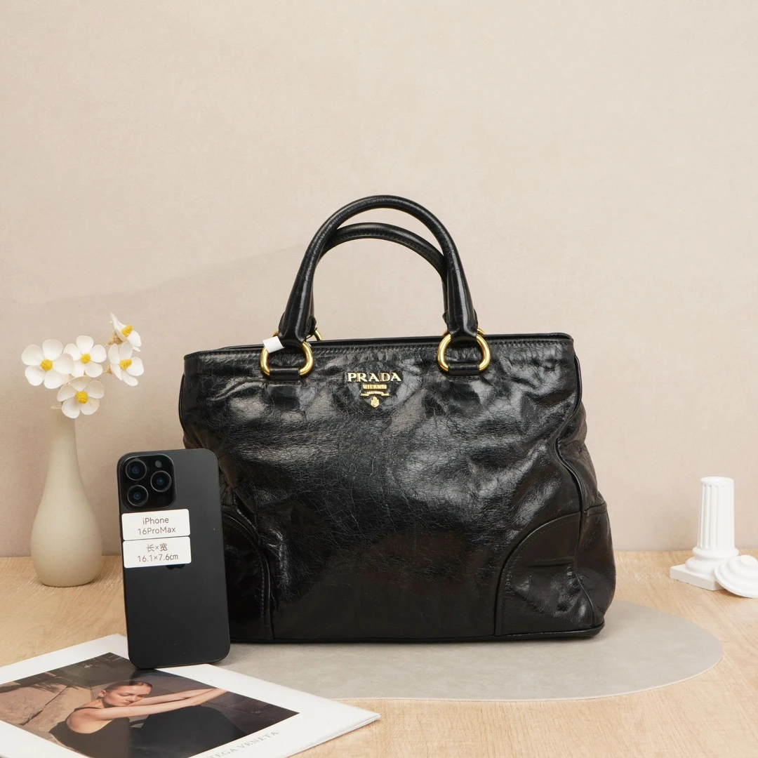 95新 Prada/普拉达 普拉达手提托特中号黑色油蜡皮/DS027924