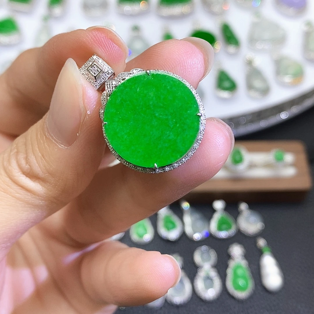 翡翠18K金镶嵌吊坠(不含链)