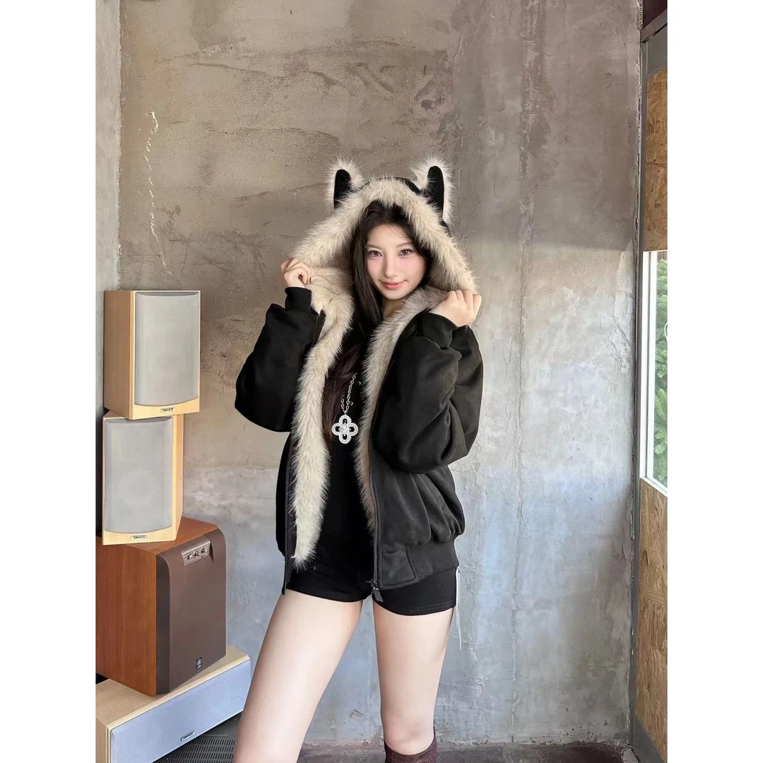 冬季加厚加绒连帽时尚短款网红女士外套 原创设计2026年冬季宽松