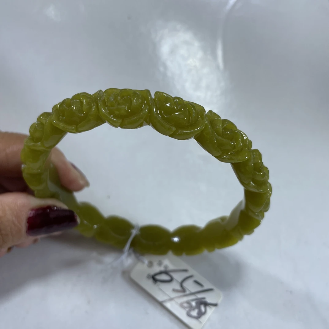 岫玉牛油果玉玫瑰花手镯65.66口径20号