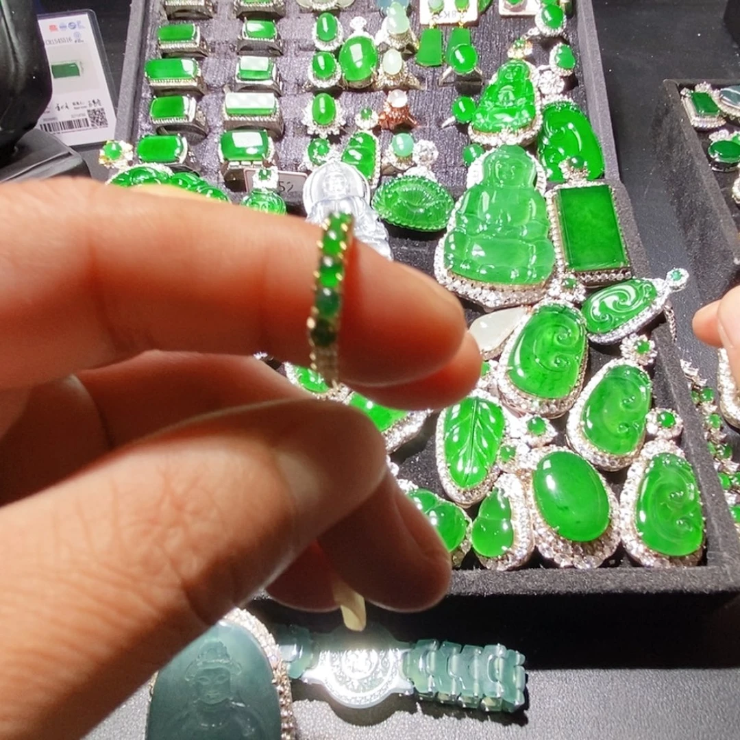翡翠未镶嵌戒指A货翡翠7