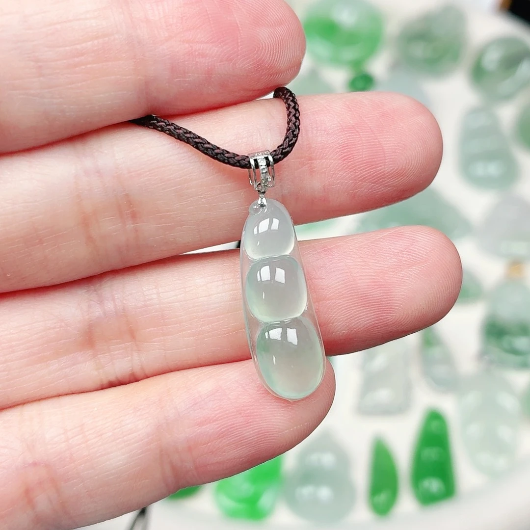 翡翠18K金镶嵌颈饰缅甸天然A货翡翠