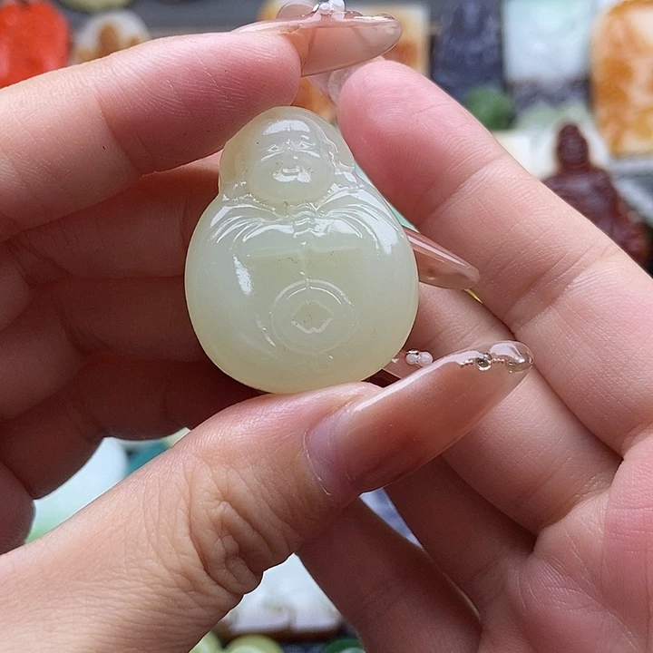 颈饰未镶嵌和田玉