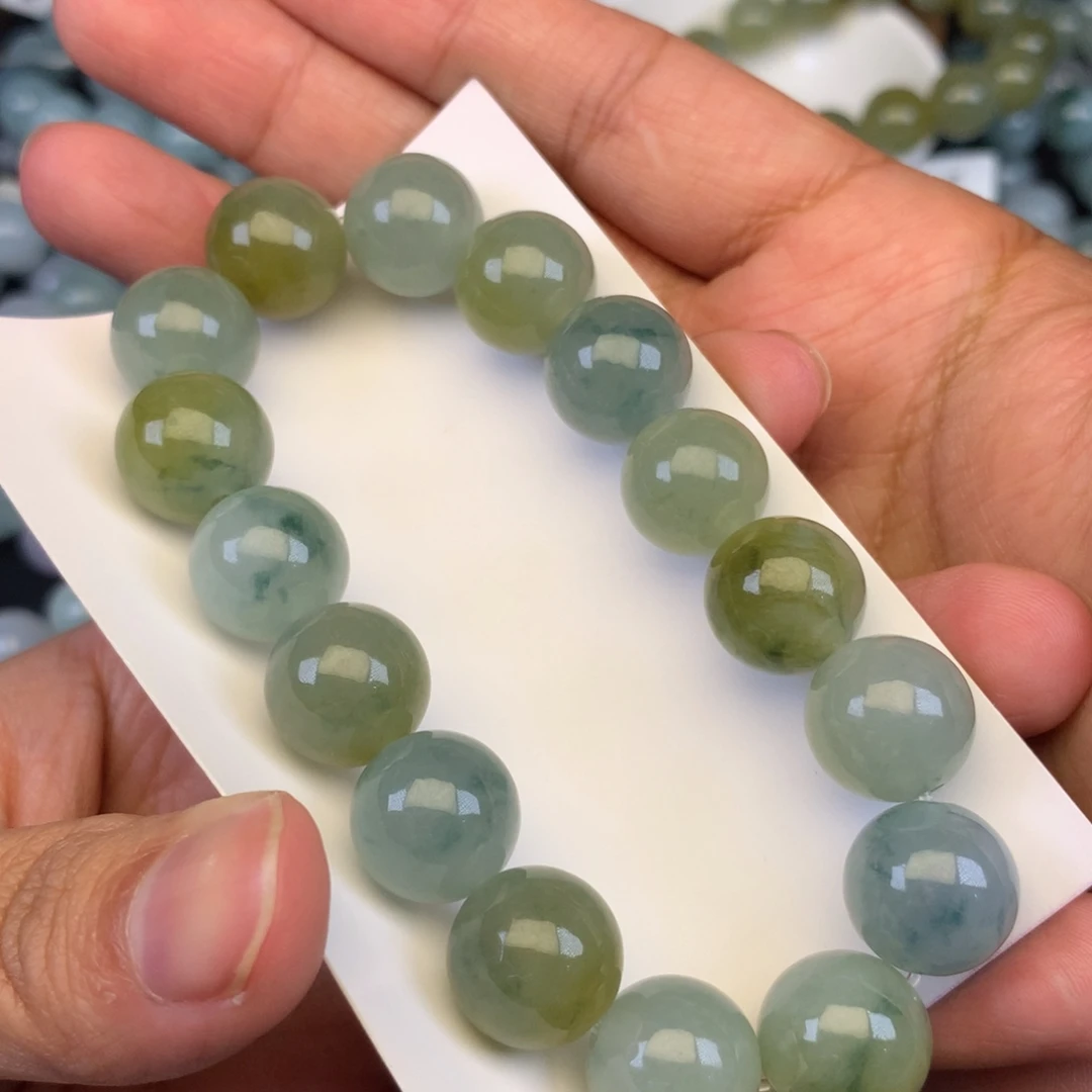 东***就翡翠未镶嵌颈饰天然缅甸翡翠A货