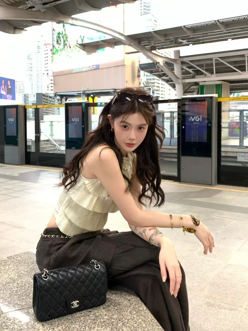 纯欲风小众设计无袖短款上衣夏季新款气质休闲高腰工装裤两件套女