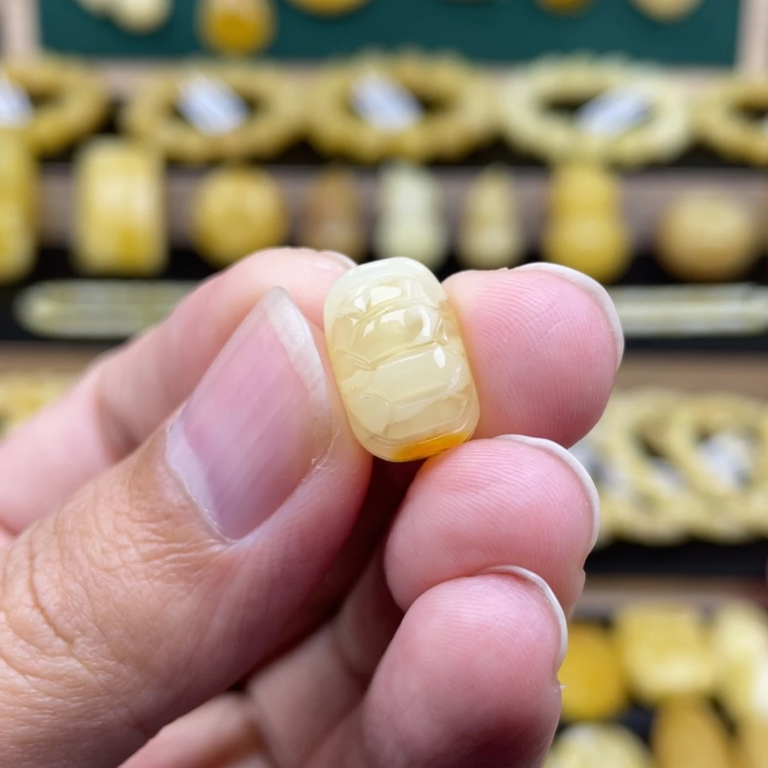 琥珀裸石未镶嵌琥珀蜜蜡