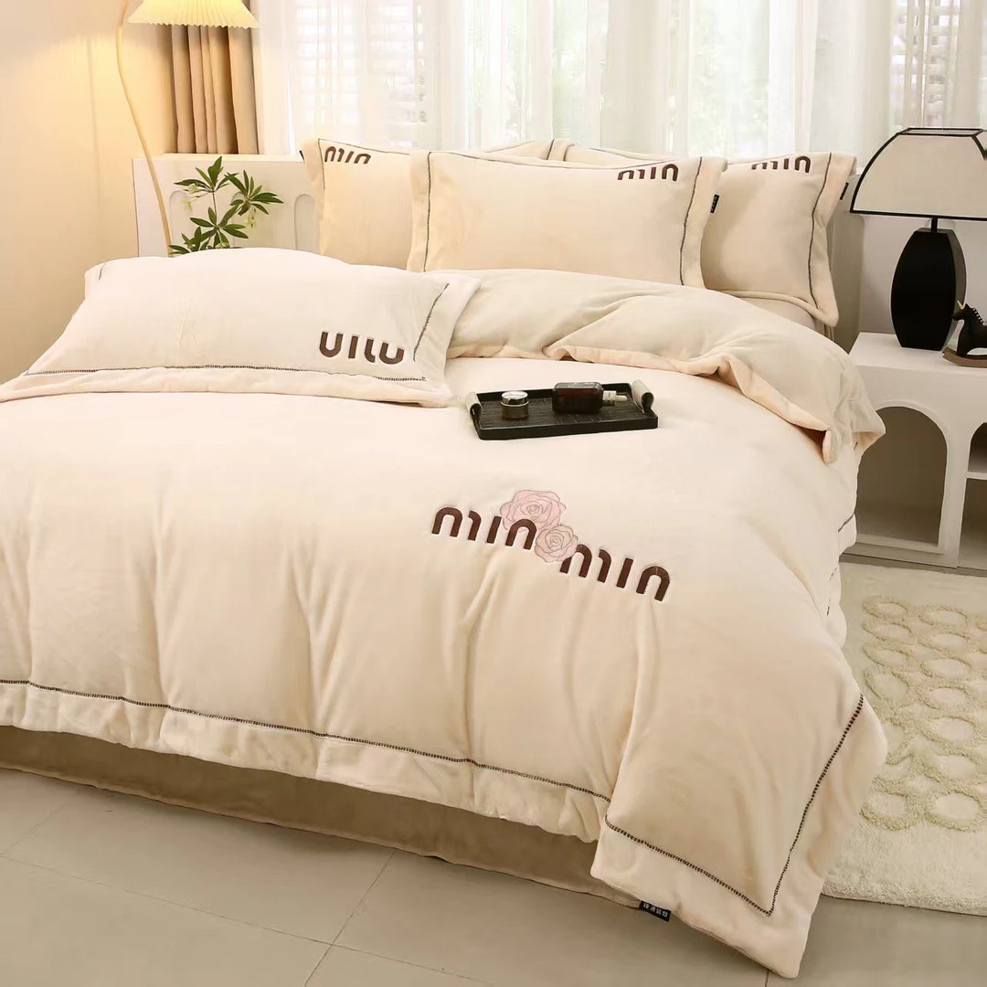 高克重全消光牛奶绒刺绣四件套miu/床品