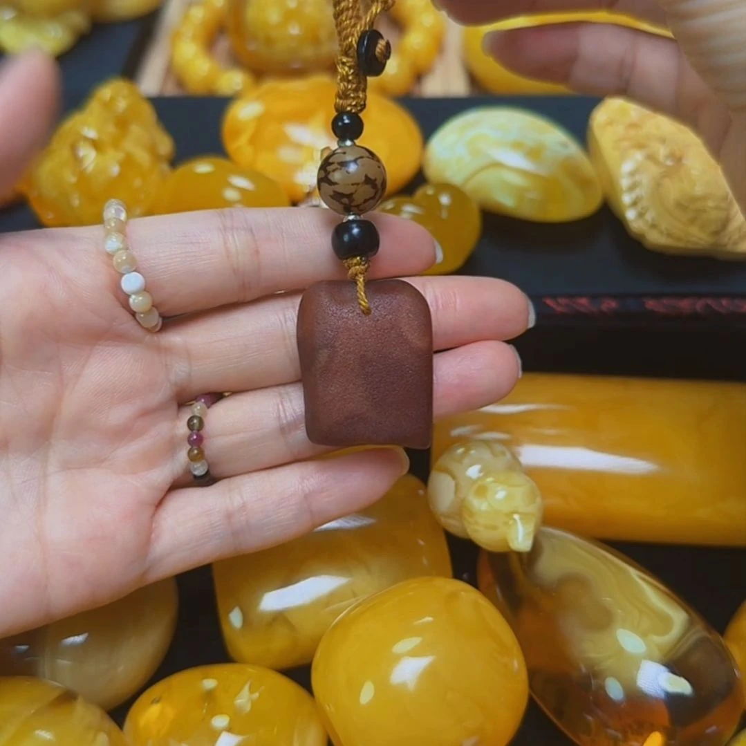 蜜蜡吊坠(赠链)未镶嵌天然蜜蜡全皮原石平安牌小吊坠