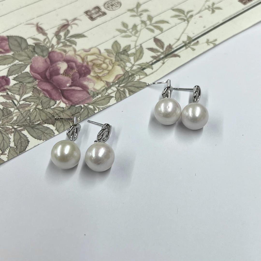 【小宝珠宝】2 T92995-S925银镶嵌珍珠耳钉-多样性发一件-12mm