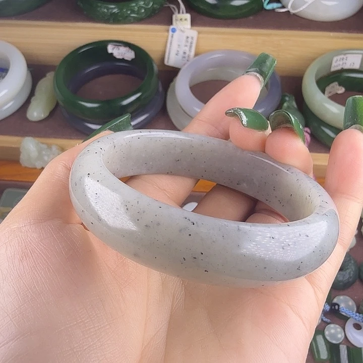和田玉（糖玉）未镶嵌手镯