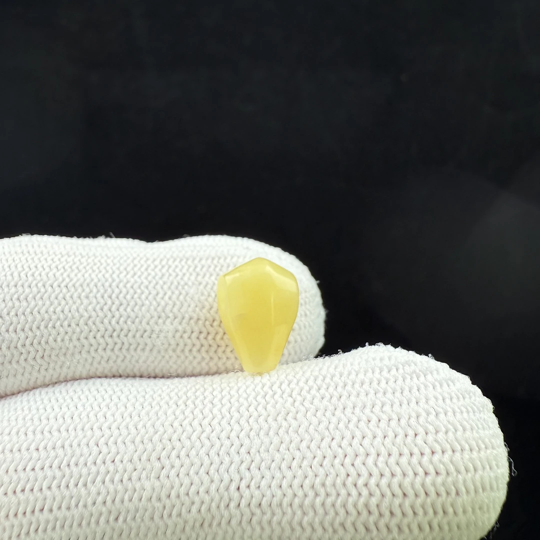 Z6226天然原矿蜜蜡 三通 8.6*12.6mm支持复检假一罚十