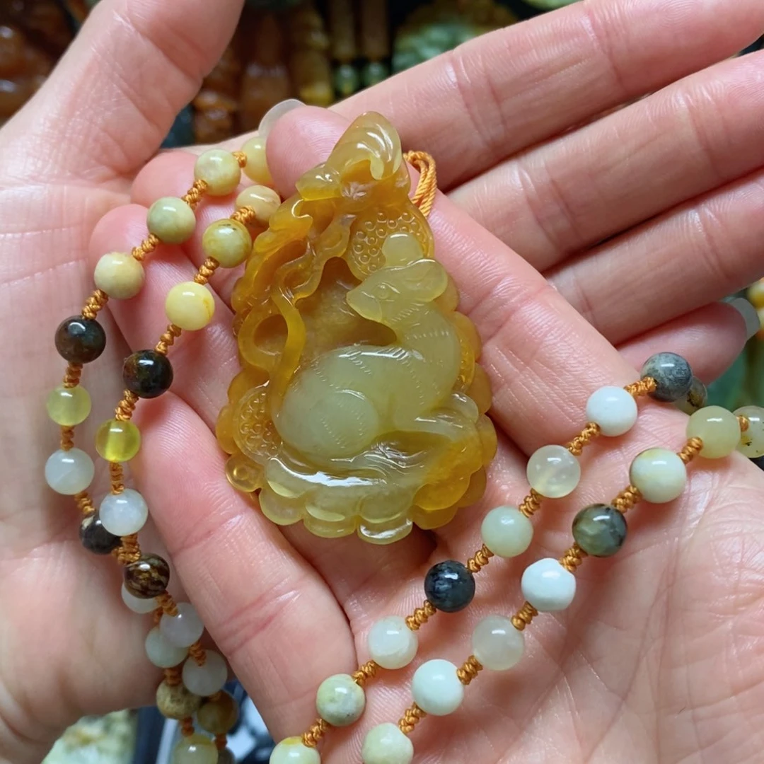 岫玉吊坠(赠链)未镶嵌是****纯