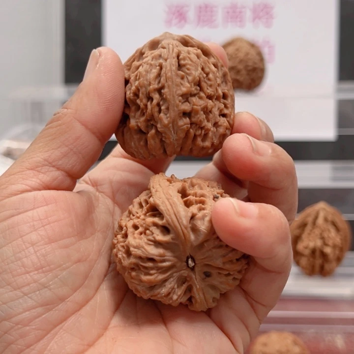 ゛****涿鹿南京石文玩核桃