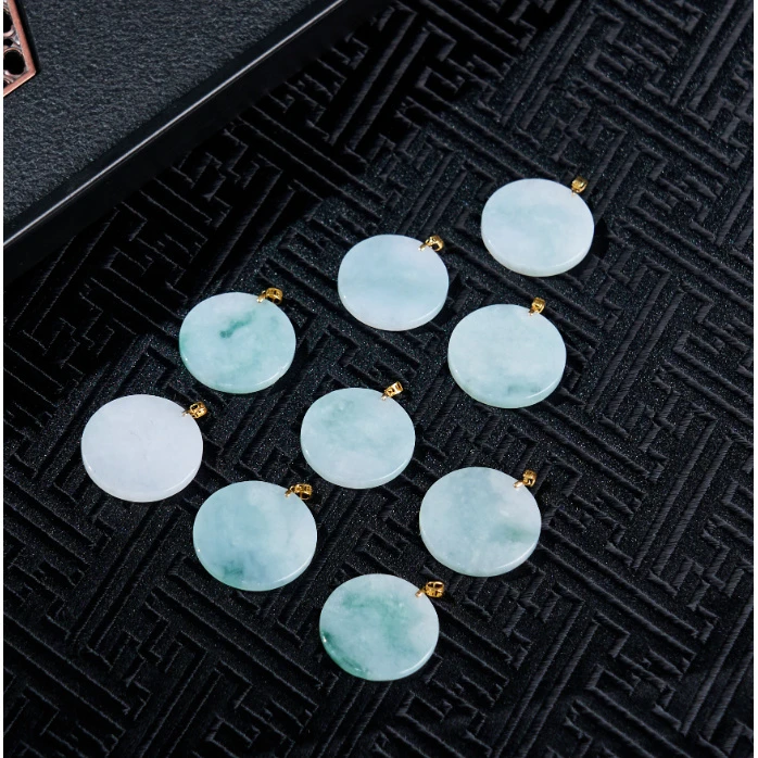 石惑珠宝^翡翠圆牌吊坠约23mm^多样性发一