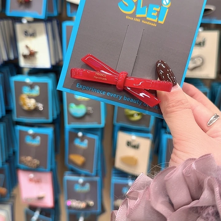 红色交叉蝴蝶花鸭夹