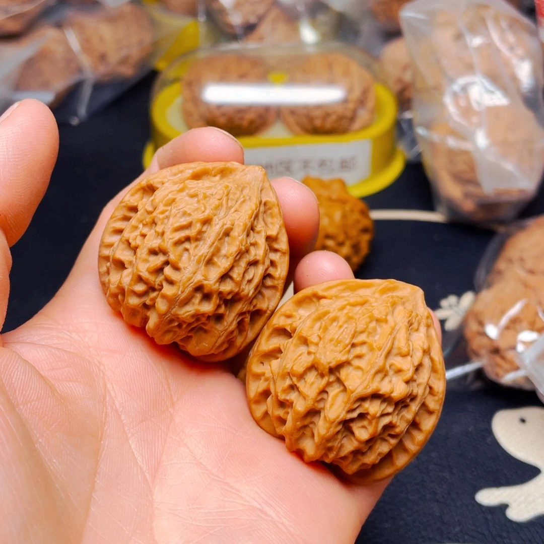 吊坠文玩核桃金牛一对