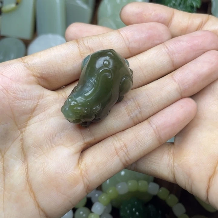 颈饰未镶嵌和田玉