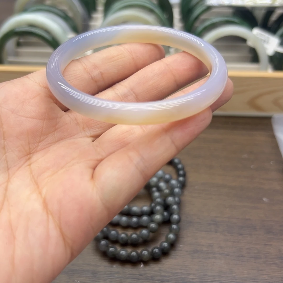 玛瑙/玉髓未镶嵌手镯61圈围365