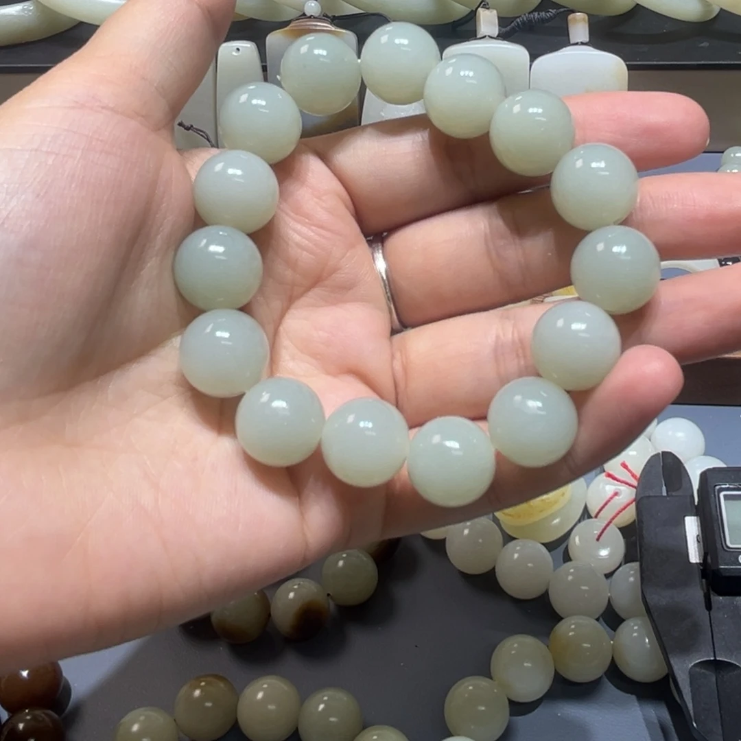 和田玉未镶嵌手串