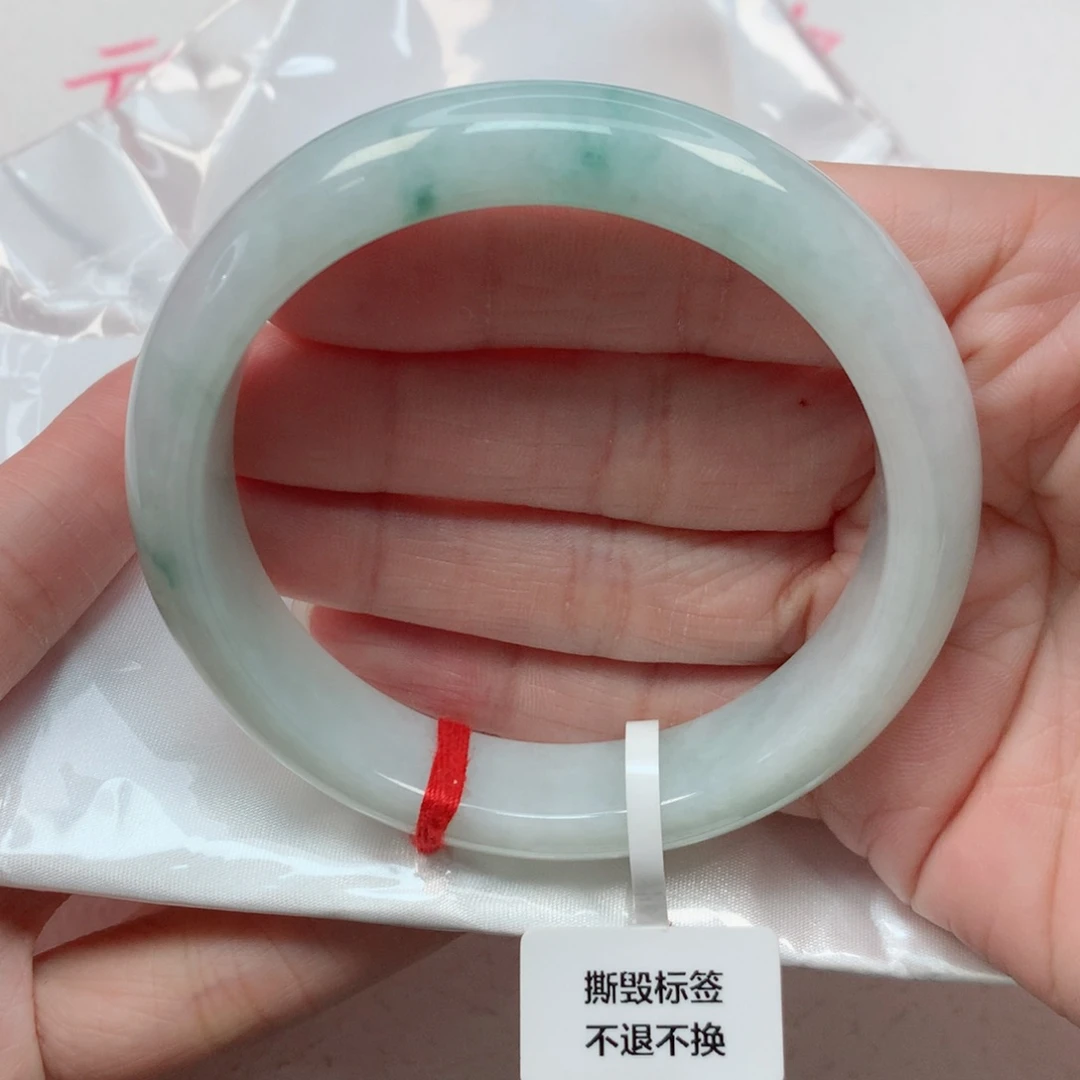 翡翠手镯未镶嵌59圈