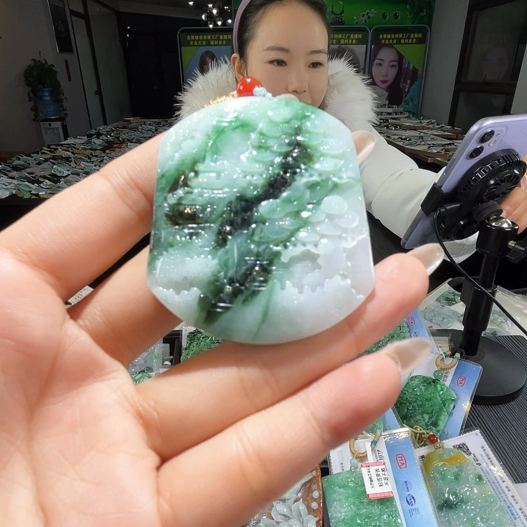 颈饰未镶嵌翡翠一