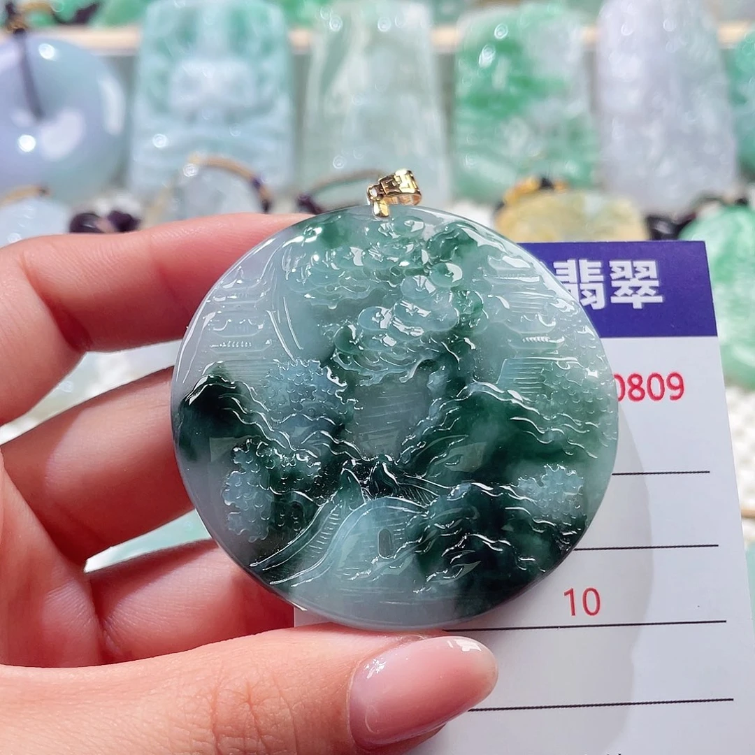 颈饰18K金镶嵌翡翠山水