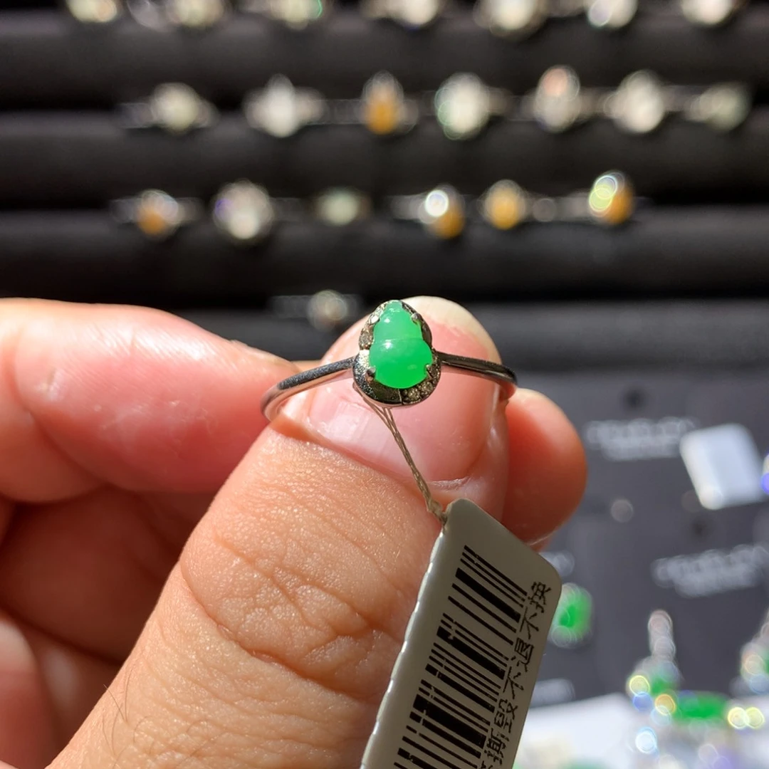 银S925镶嵌翡翠耳饰葫芦