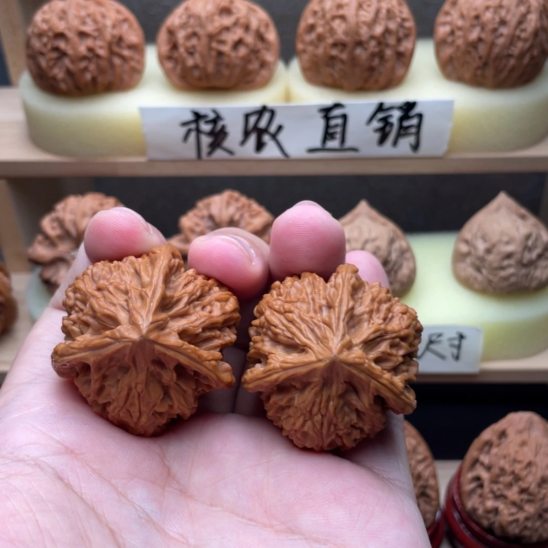 初***丶吊坠文玩核桃文山三棱39➕一尺一克交友价