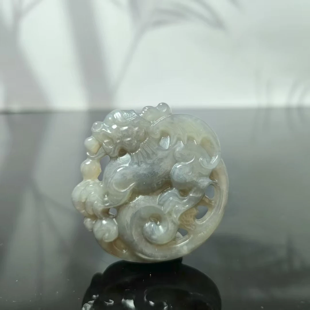 X和田玉飞天貔貅吊坠0183