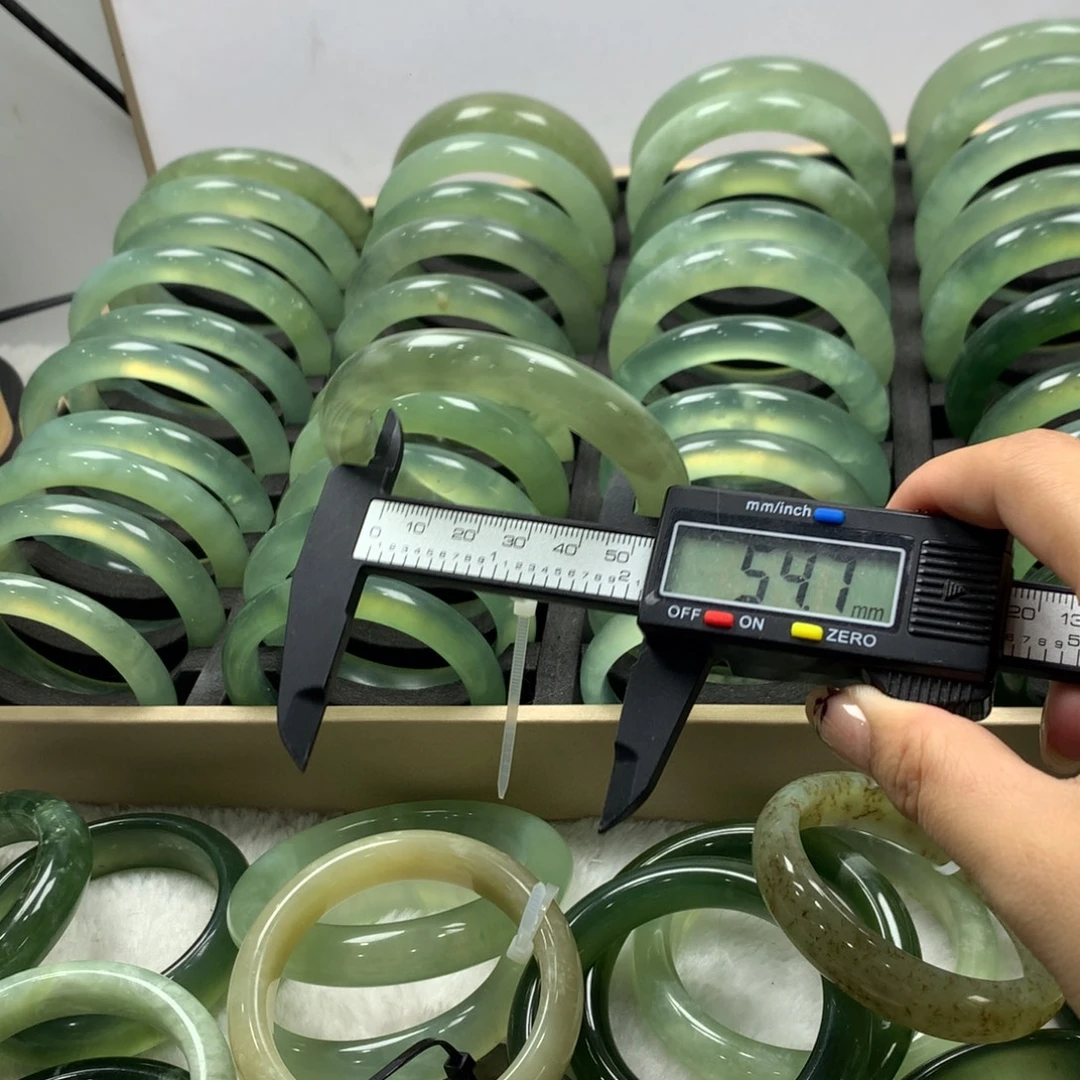 蛇纹石玉未镶嵌手镯258